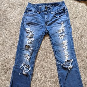 American eagle ripped denim capris